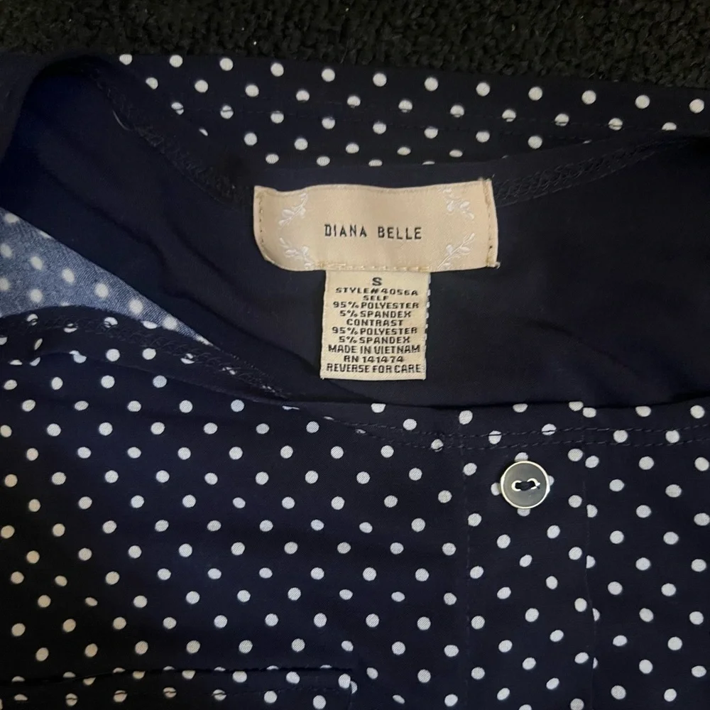 Diana Belle dark navy and white polka dot stretchy shirt size small EUC - Picture 7 of 7